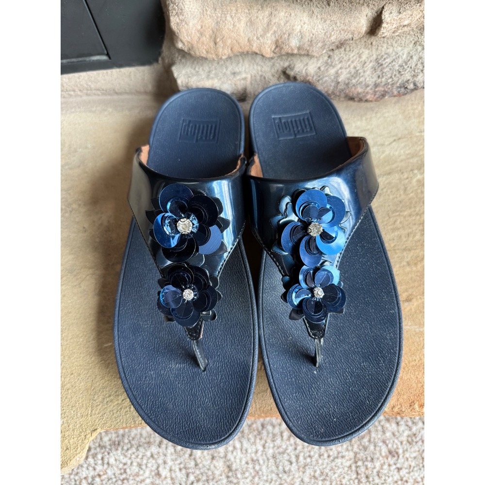 FitFlop Lulu Flower Meteor Blue Patent PU Thong Wedge Sandals N93-632 Women's 10